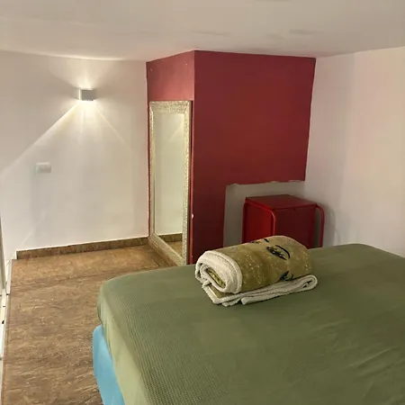 Apartment Indipendente Al Centro Di *